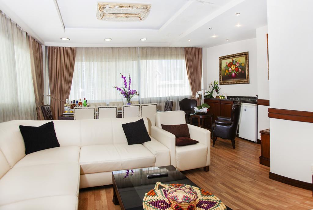 Adana Erten Hotel ภายนอก รูปภาพ