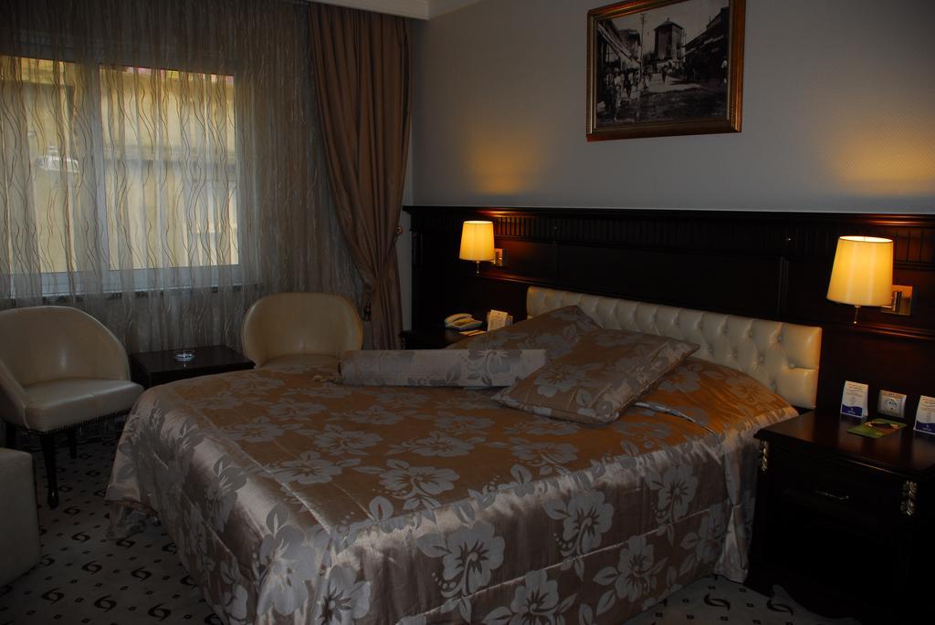 Adana Erten Hotel ภายนอก รูปภาพ